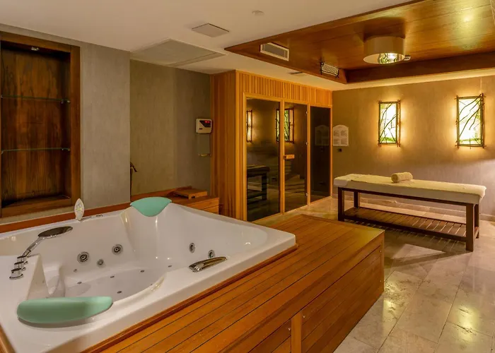 Mavilu Luxury Hotel