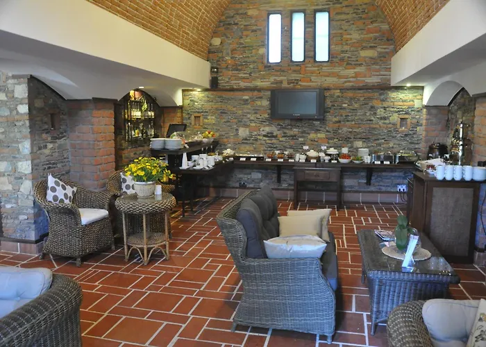El Vino Hotel & Suites